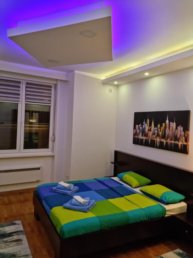 De Luxe Republic Square Apartment Of 100Sqm Belgrado Exterior foto